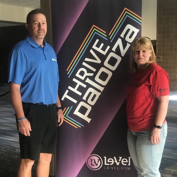 Meet your Posher, Nicole - Picture 3 of 3